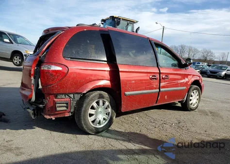2005 Chrysler Town & Country z USA, uszkodzony, nr VIN 1C4GP45R15B321940
